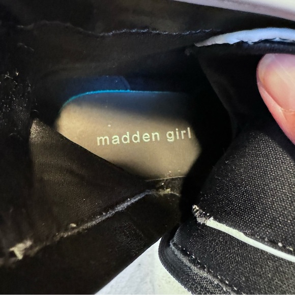 Women's Madden Girl "Kurrt" White & Black Combat Boots Size: 7 1/2 M - Picture 4 of 10